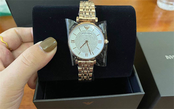 阿玛尼腕表走走停停处理技巧汇总(图) 阿玛尼腕表走走停停处理技巧汇总(图)